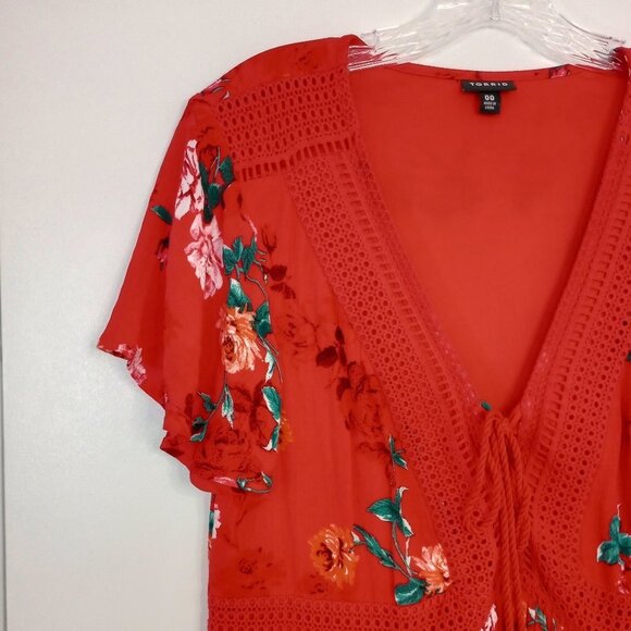 Torrid Red Floral Mini Gauze Lace-Up Skater Dress - Picture 2 of 11